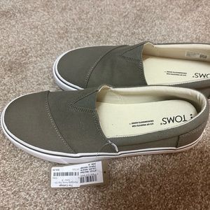 NWT TOMS Sneakers